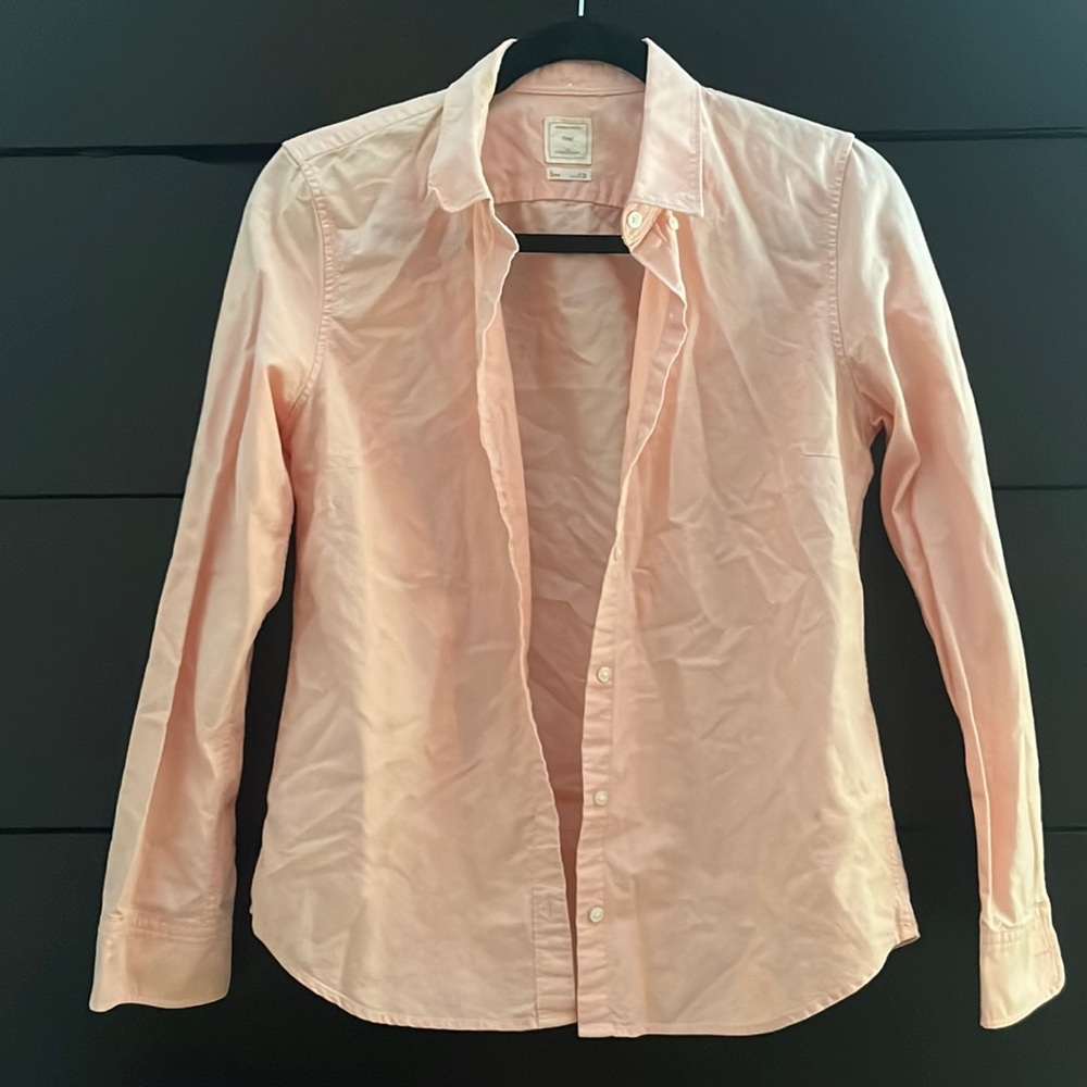 Gap classic light pink collared button up